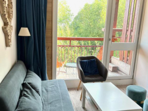Appartement rénové proche centre station avec balcon - FR-1-346-325